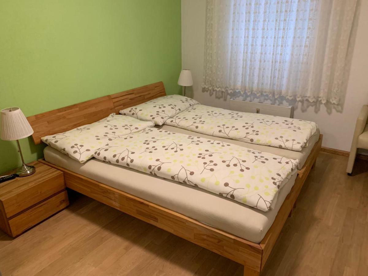 Studios With Kitchenette Бирсфельден Экстерьер фото